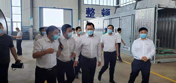 朝陽市委副書記、市長謝衛(wèi)東蒞臨一諾環(huán)保產(chǎn)業(yè)園考察并指導工作